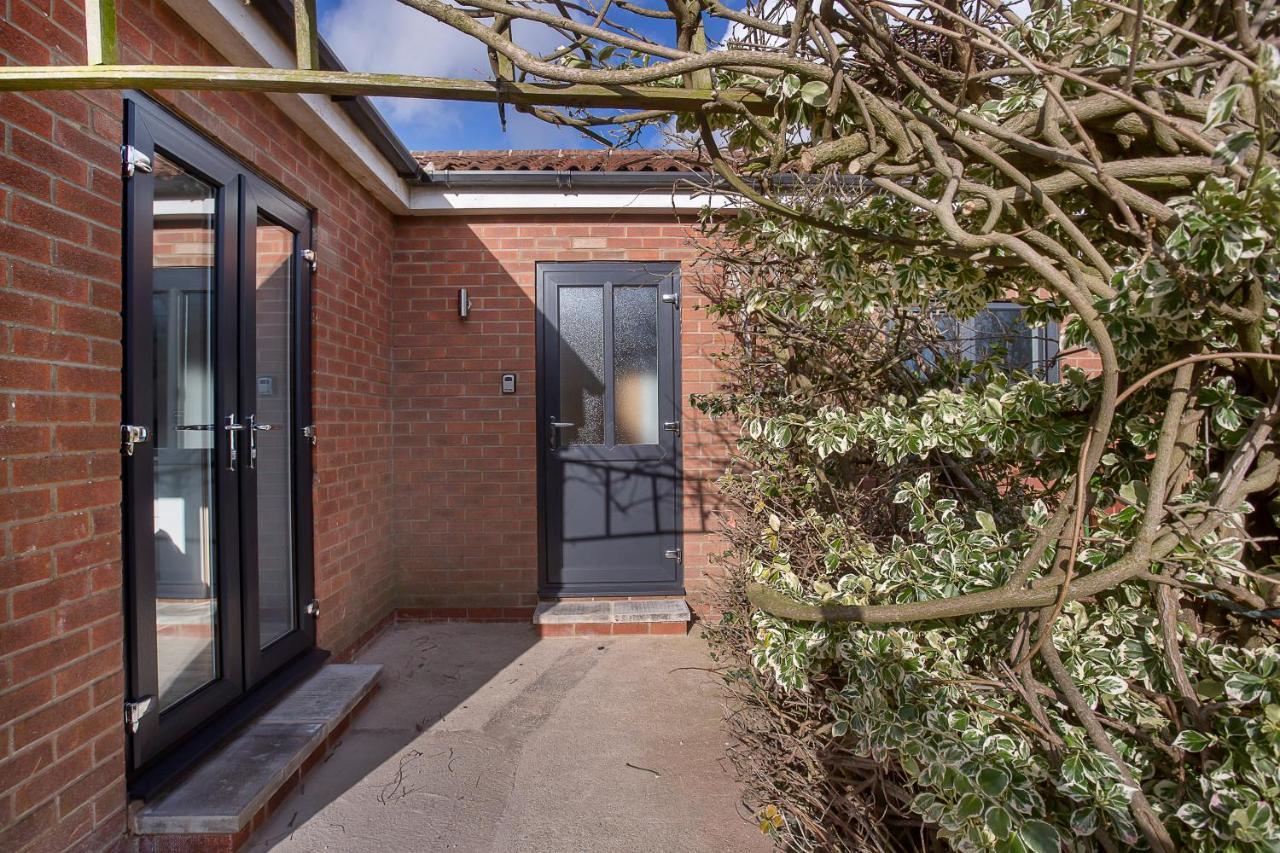 ヨークThe Luxury Potting Shed With Free Parking!アパートメント エクステリア 写真